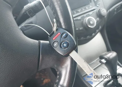 2005 Honda Accord 2.4 Ex from USA, damaged, VIN 1HGCM56835A090324